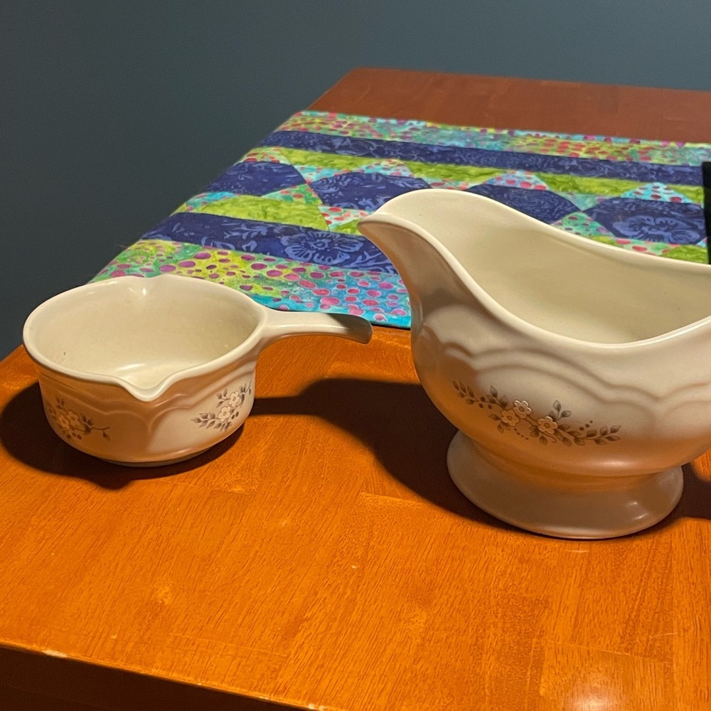 Vintage Preowned Pfaltzgraff “Heirloom” Gray Floral Dishes - Set of 28 - Picture 7 of 14